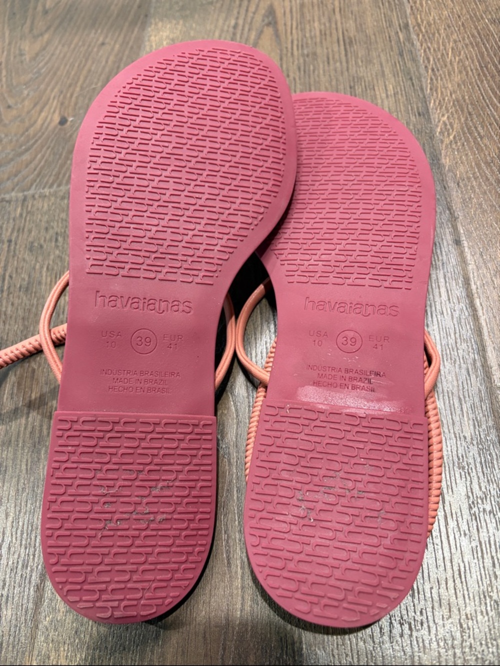 Havaianas. Women's Coral Pink Strappy Flat Sandals. Size 10 - Picture 5 of 6